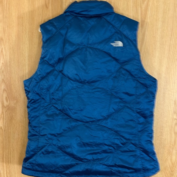 The North Face 550 Blue Down Insulated Puffer Quilted Vest - Picture 3 of 7